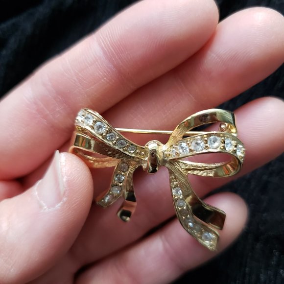 Vintage Bow Gold Tone with Rhinestone Pin Brooch - Picture 4 of 8